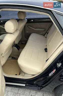 Седан Audi A6 2002 в 