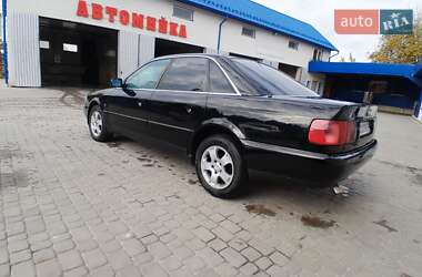 Седан Audi A6 1995 в  фото 4 Седан Audi A6 1995 в
