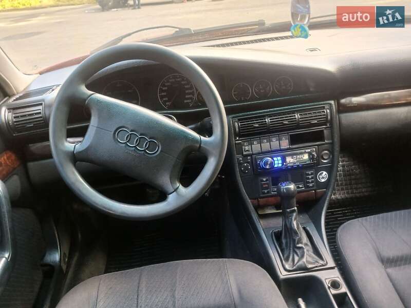 Седан Audi A6 1995 в Великих Мостах