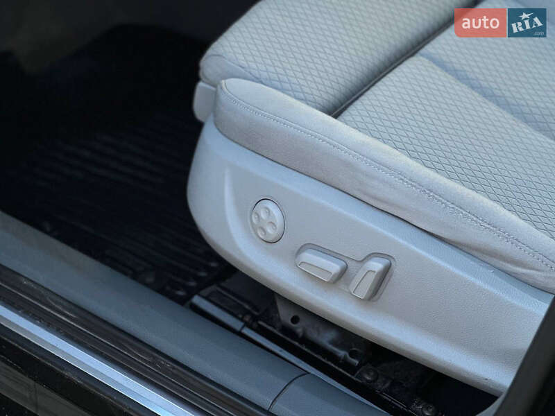 Седан Audi A6 2014 в Самборі