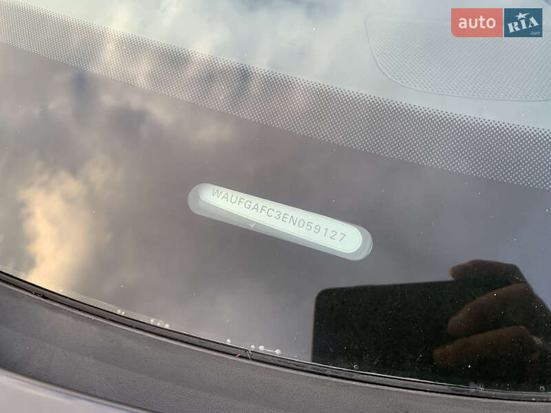 Седан Audi A6 2013 в Надворной