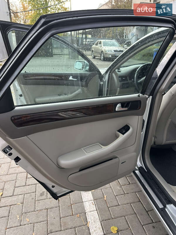 Седан Audi A6 2002 в Львове