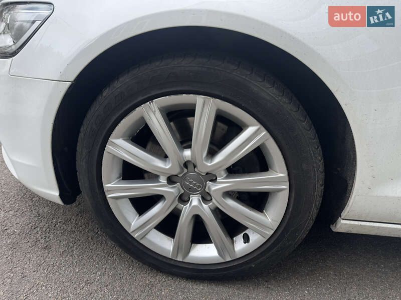 Седан Audi A6 2014 в Киеве