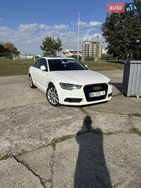 Седан Audi A6 2013 в Нетішині
