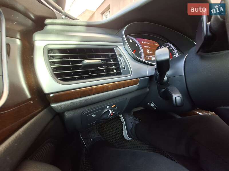 Седан Audi A6 2015 в Рівному