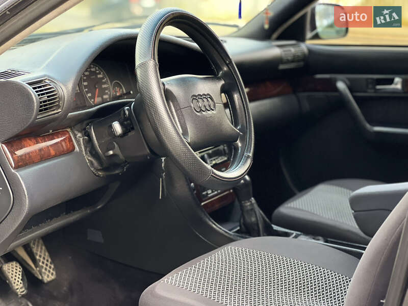 Універсал Audi A6 1995 в Новояворівську