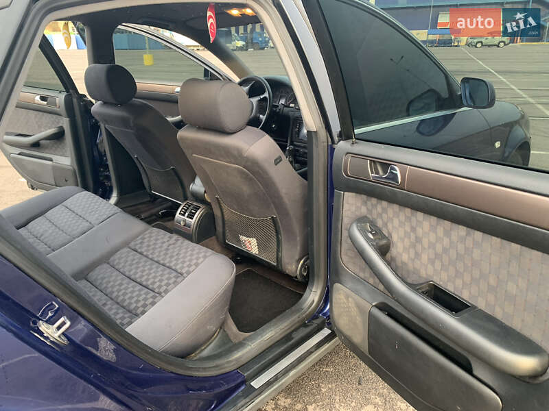 Седан Audi A6 2001 в Рівному