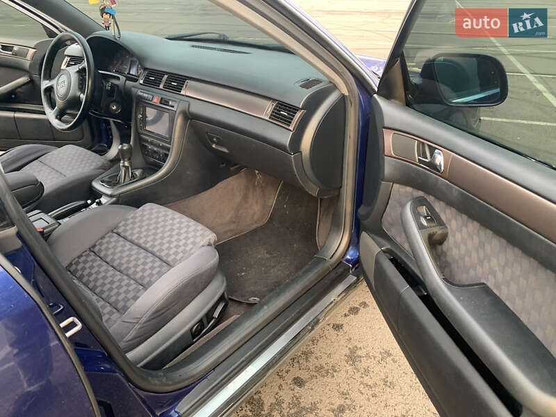 Седан Audi A6 2001 в Рівному
