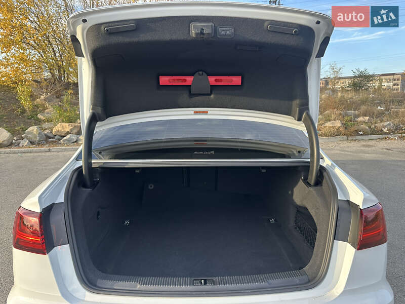 Седан Audi A6 2016 в Днепре