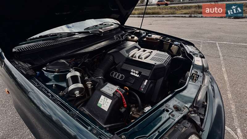 Седан Audi A6 1997 в Звягеле