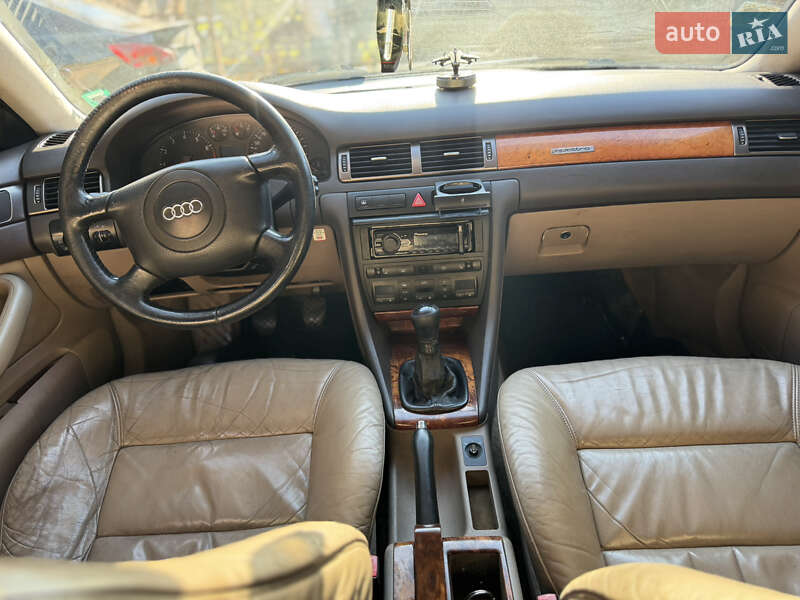 Седан Audi A6 1998 в Кривом Роге
