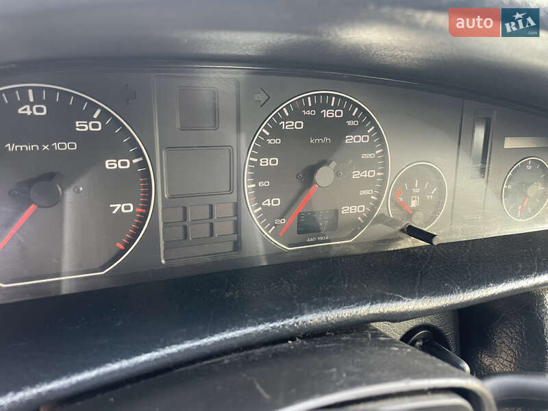 Седан Audi A6 1995 в Чернівцях