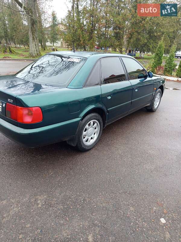 Седан Audi A6 1995 в Зарічному