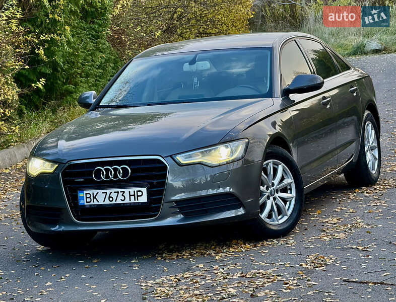 Седан Audi A6 2011 в Ровно