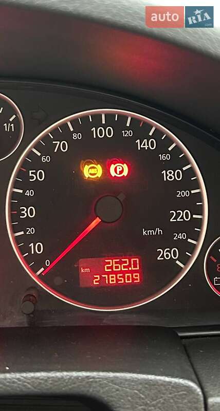 Седан Audi A6 2004 в Краснограде