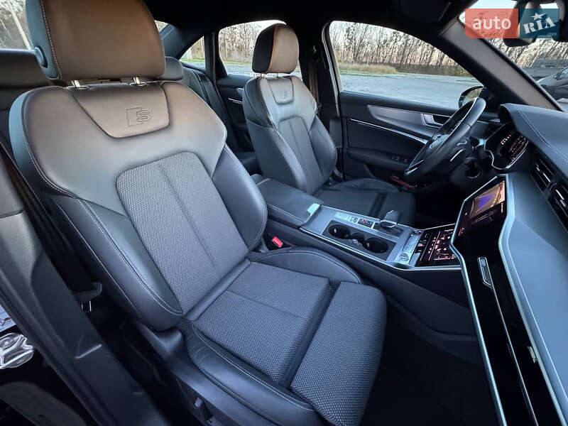 Седан Audi A6 2021 в Радивиліві