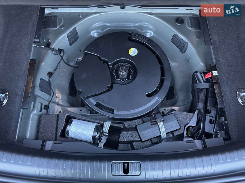 Седан Audi A6 2021 в Радивиліві