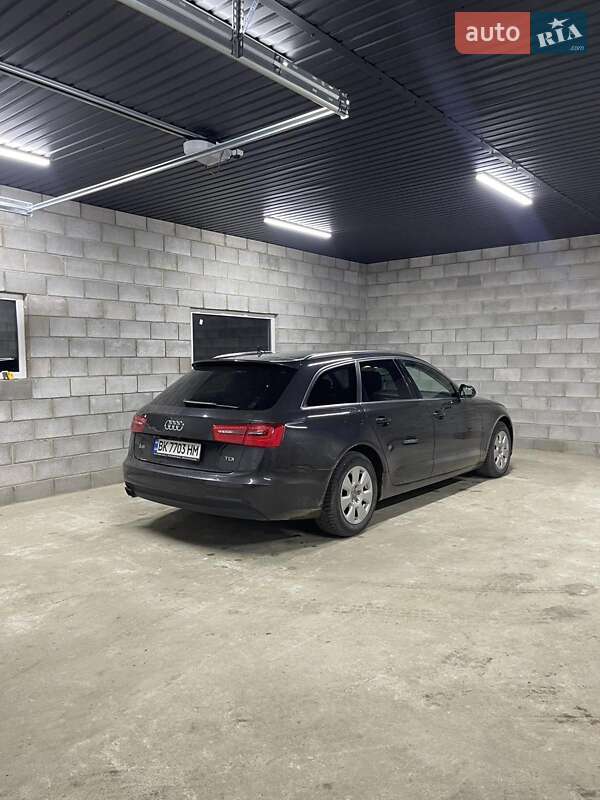 Универсал Audi A6 2012 в Вараше