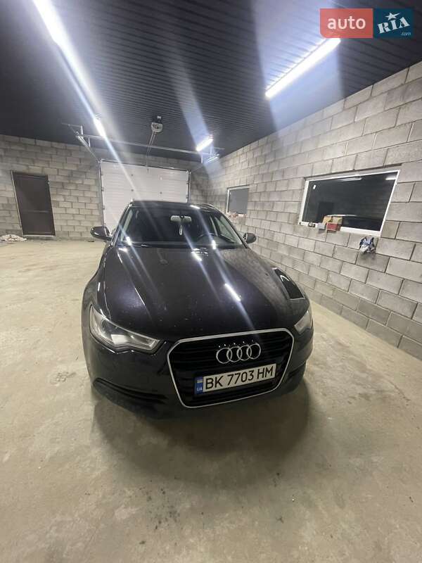 Универсал Audi A6 2012 в Вараше