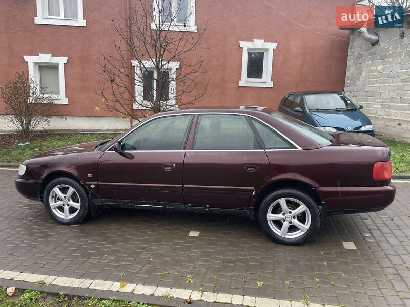 Седан Audi A6 1995 в Чернівцях