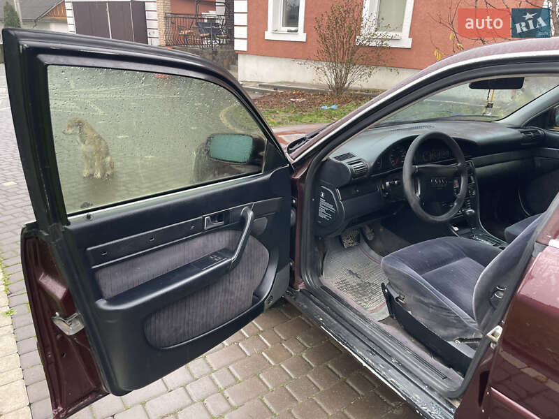 Седан Audi A6 1995 в Чернівцях