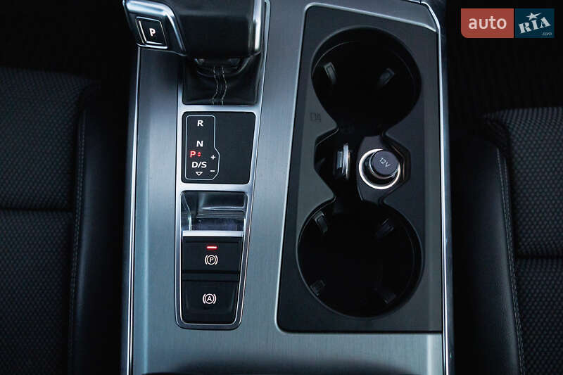 Седан Audi A6 2019 в Дубно