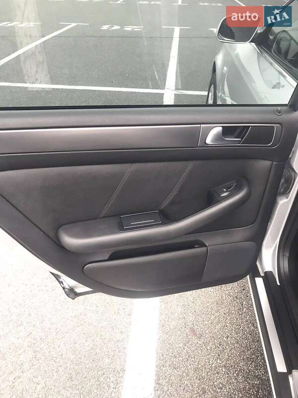 Універсал Audi A6 2002 в Ромнах