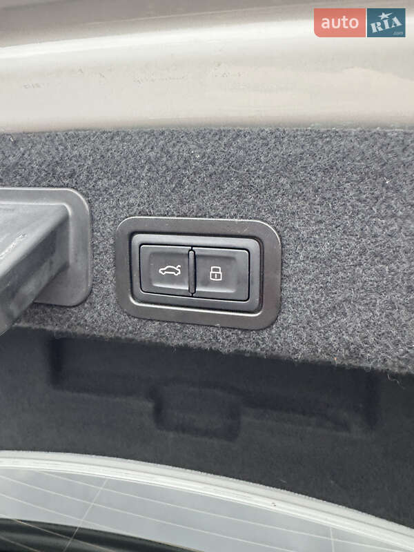 Седан Audi A6 2016 в Яворові