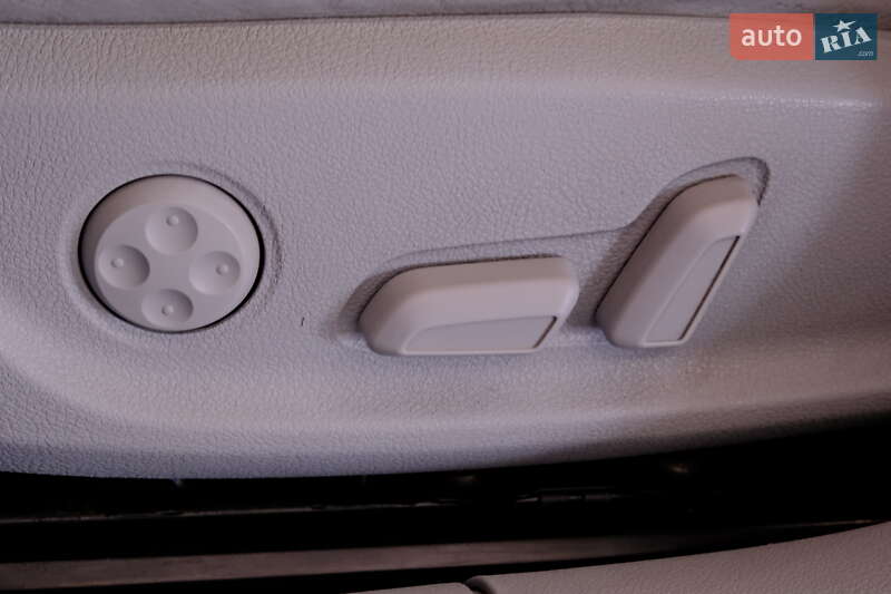 Седан Audi A6 2013 в Одессе