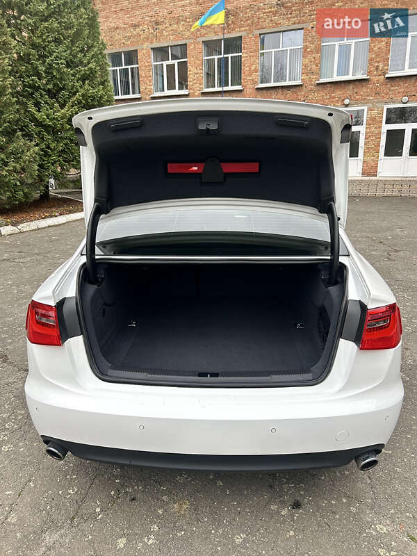 Седан Audi A6 2013 в Корсуне-Шевченковском