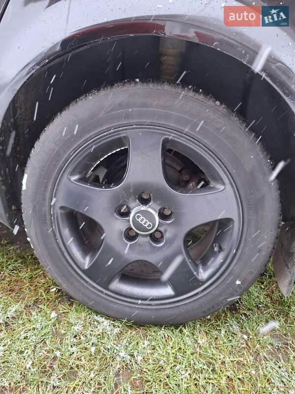 Седан Audi A6 1999 в Радивиліві