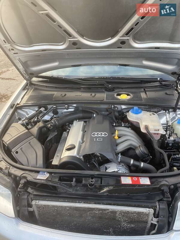 Седан Audi A6 2003 в Звенигородці