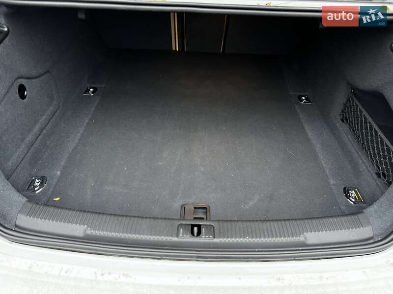 Седан Audi A6 2012 в Ивано-Франковске