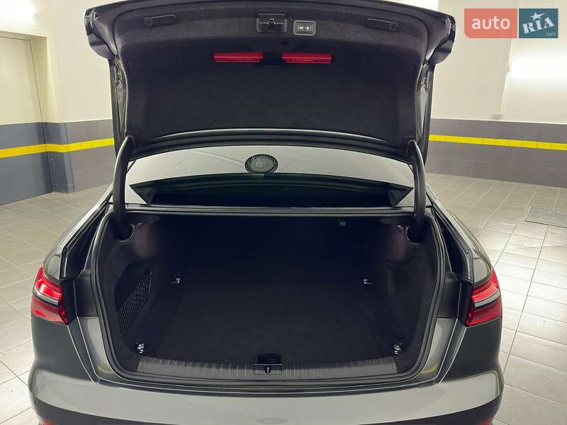 Седан Audi A6 2021 в Козятині