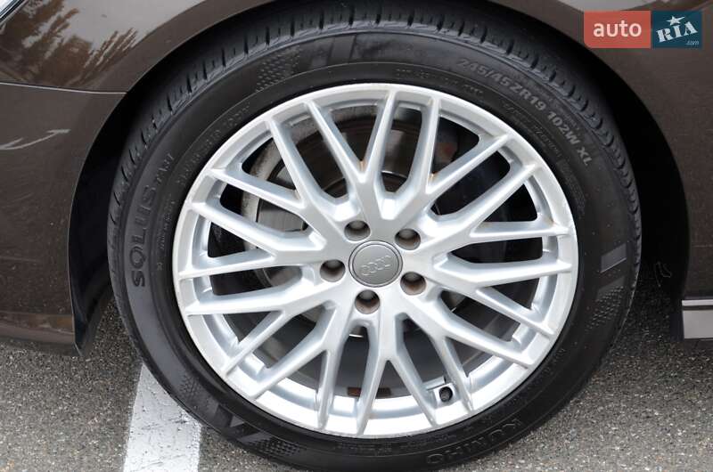 Седан Audi A6 2018 в Киеве