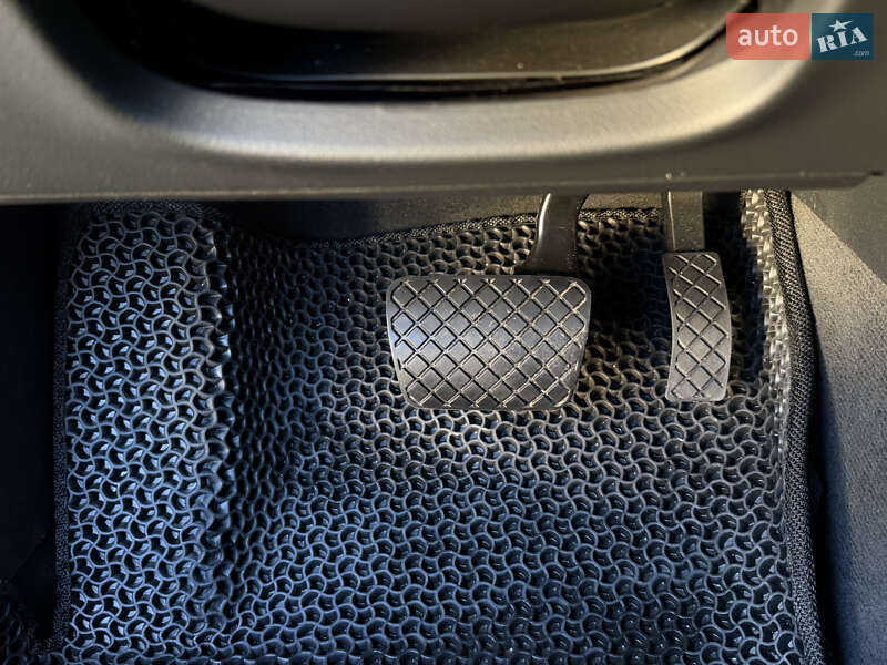 Седан Audi A6 2015 в Лубнах