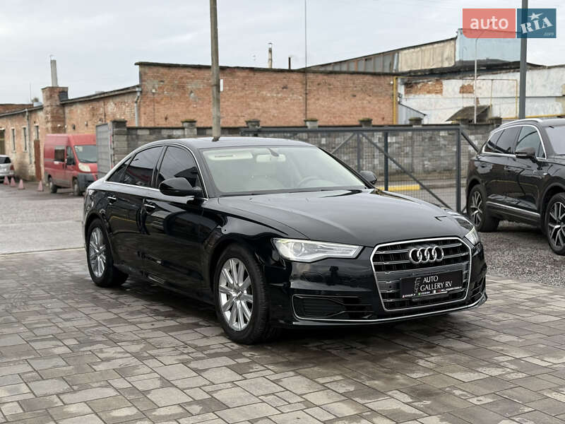 Седан Audi A6 2015 в Рівному