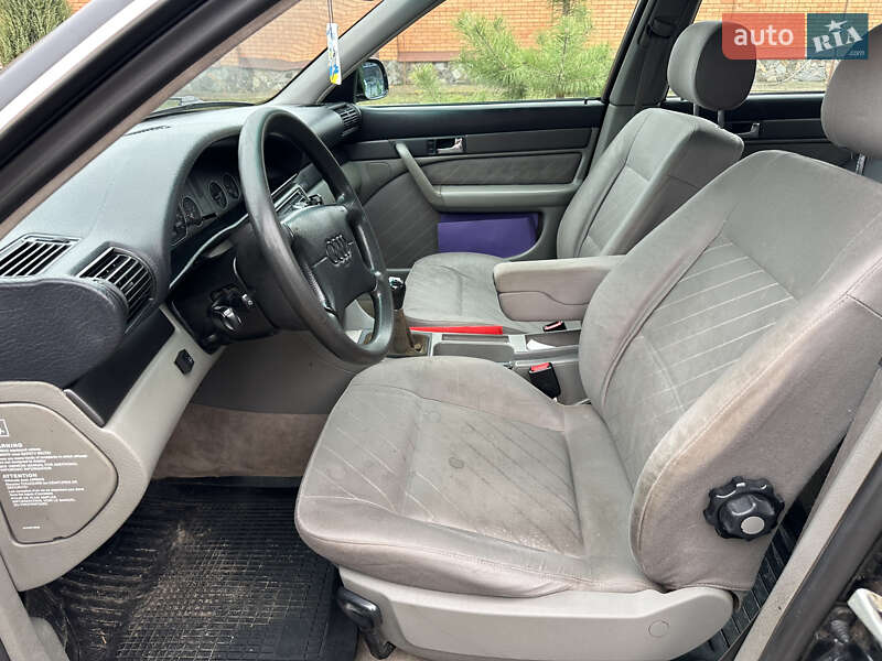 Седан Audi A6 1996 в Лебедині