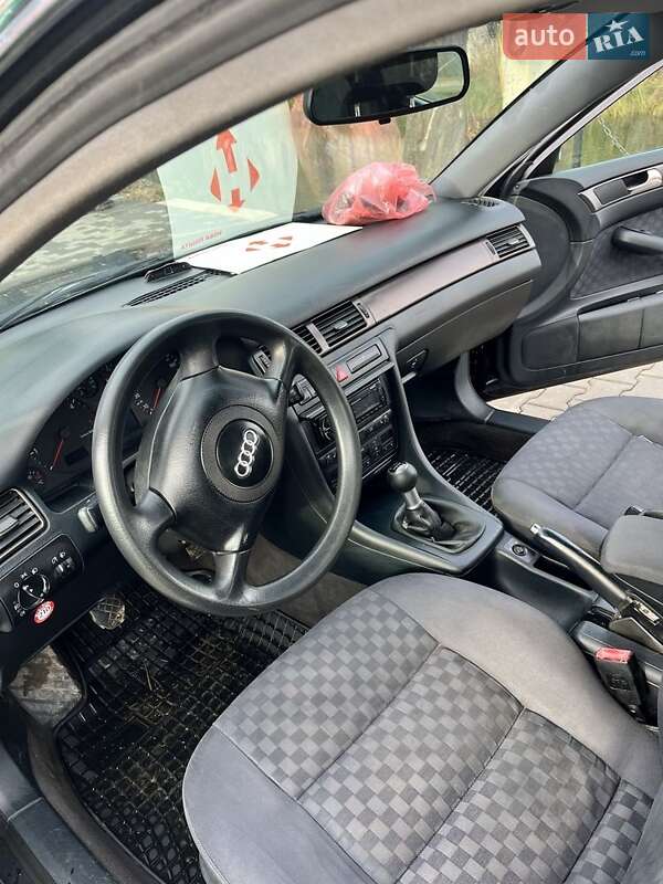 Универсал Audi A6 2000 в Вижнице