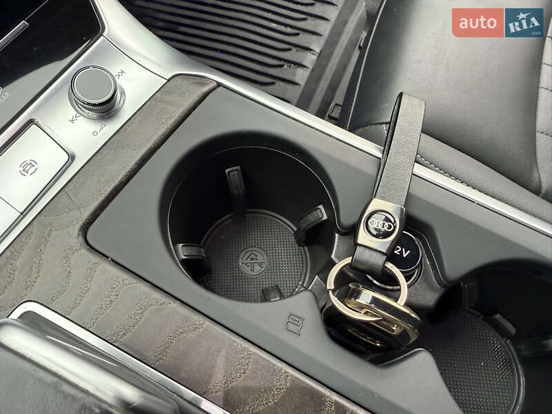 Седан Audi A6 2021 в Буче
