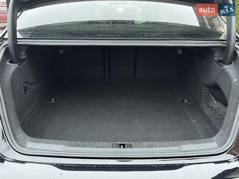 Седан Audi A6 2016 в Стрию