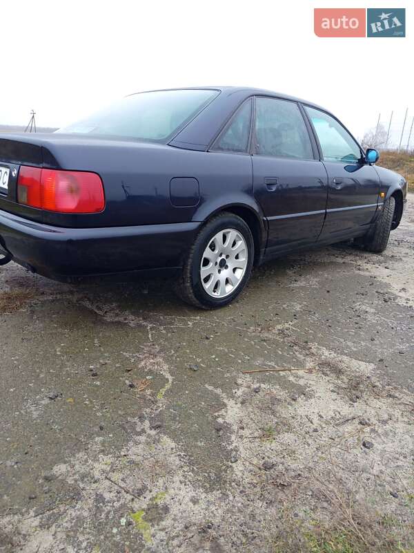 Седан Audi A6 1996 в Заречном