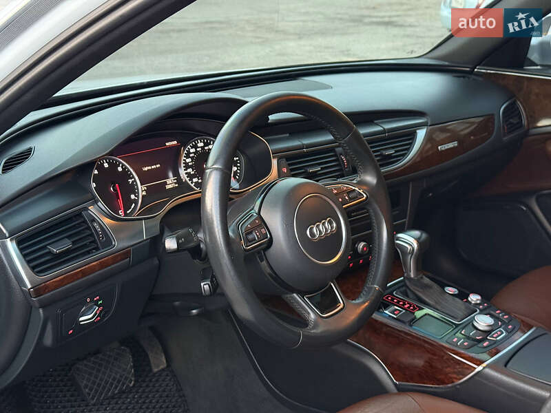 Седан Audi A6 2014 в Тараще
