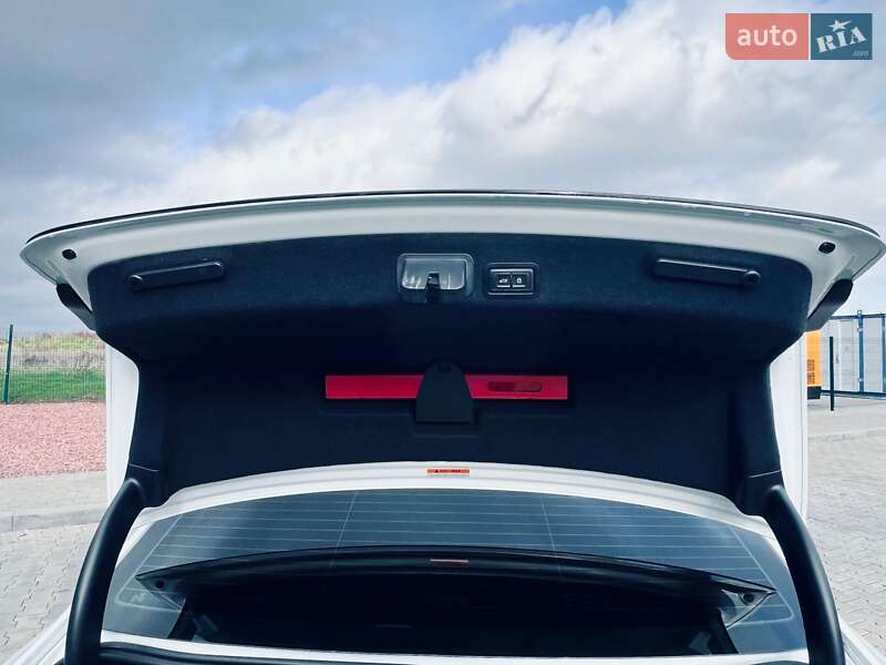 Седан Audi A6 2015 в Киеве