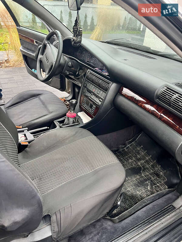 Седан Audi A6 1995 в Чернівцях