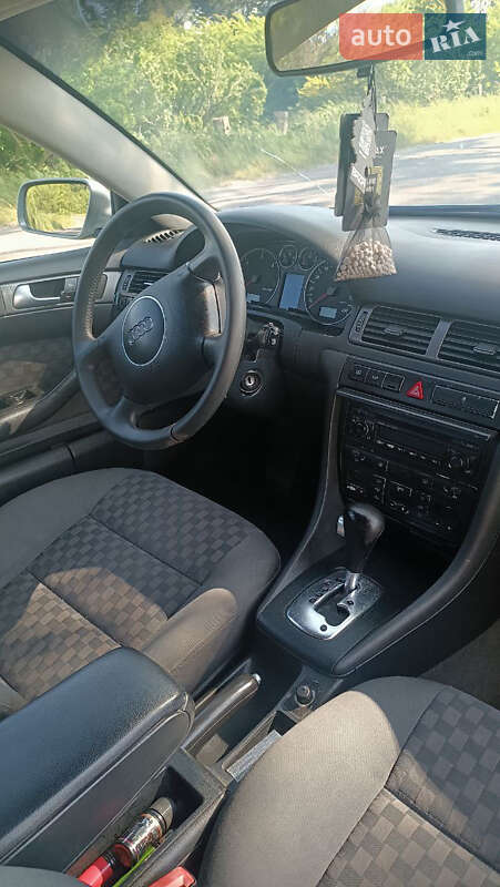 Седан Audi A6 2002 в Шумске