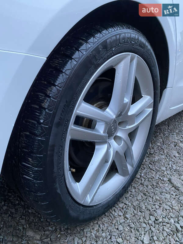 Седан Audi A6 2014 в Рівному