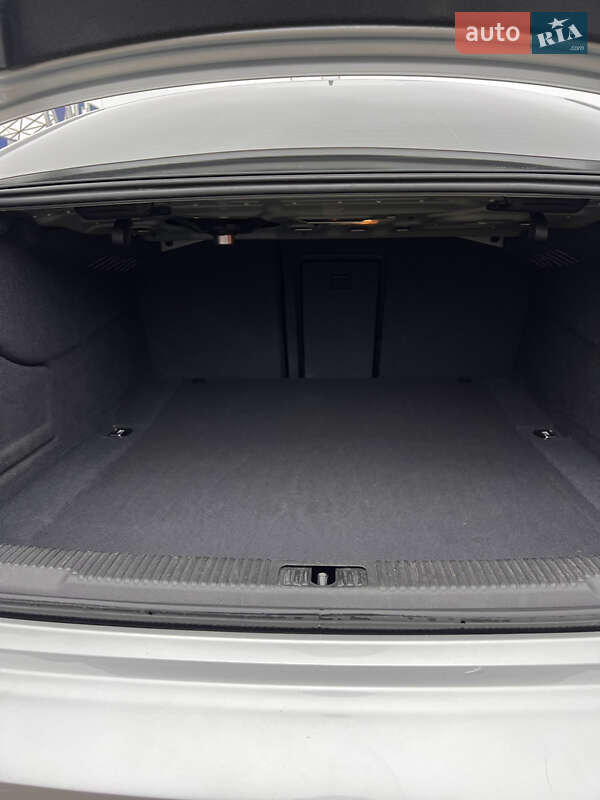 Седан Audi A6 2013 в Староконстантинове