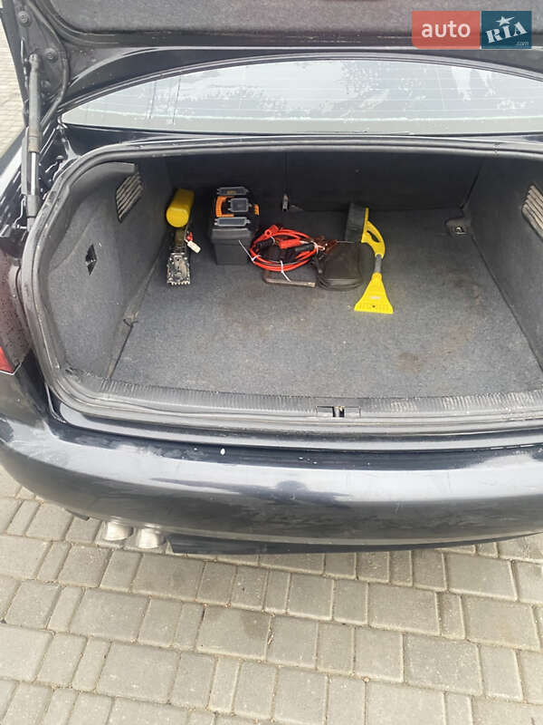 Седан Audi A6 2003 в Олевске