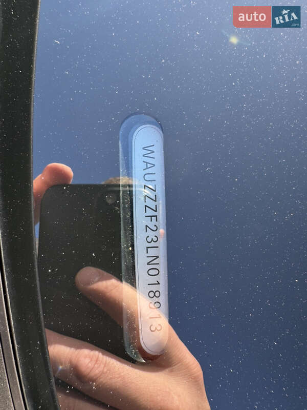 Седан Audi A6 2019 в Вараше